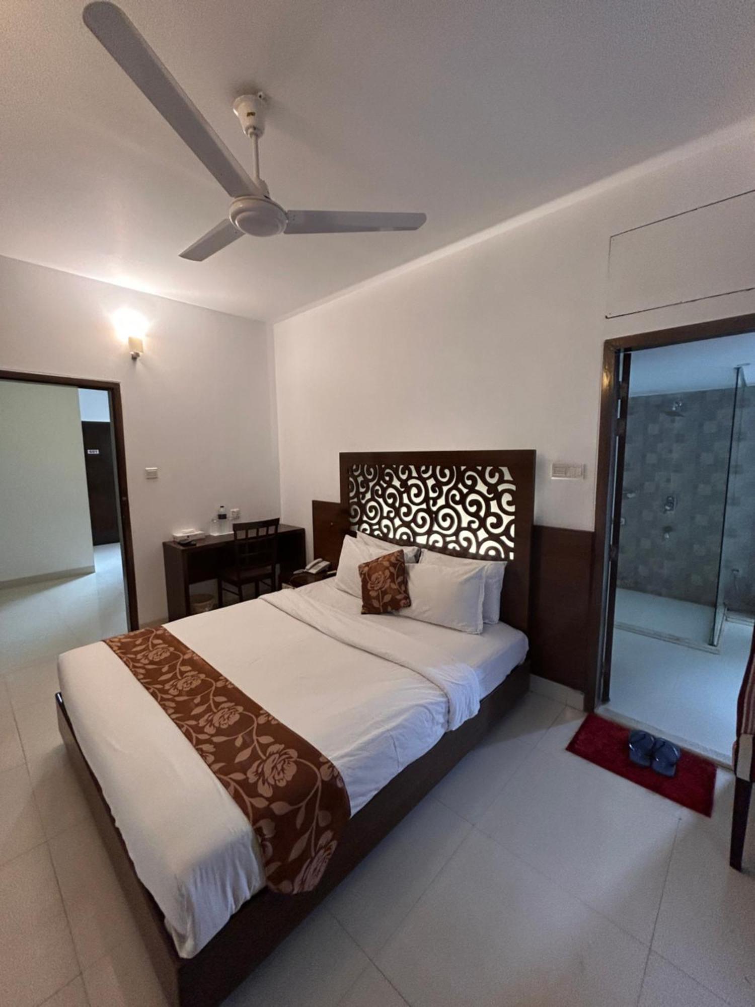 La Vista Hotel Sylhet Ngoại thất bức ảnh